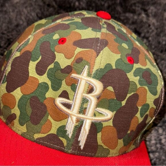 Mitchell & Ness NBA Green Tan Camo Print Rockets Adjustable Fit Cap Streetwear - Picture 2 of 10